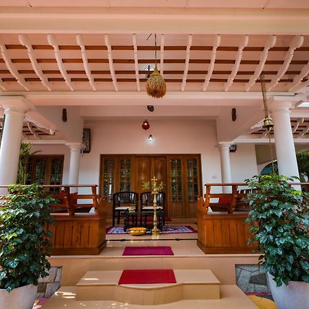 Parudeesa - Heavenly- Luxurious Palace Look-Near Cbd - Kerala - India With Breakfast Kaladi ภายนอก รูปภาพ