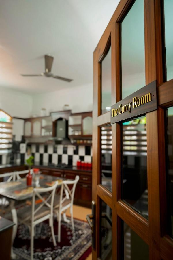 Parudeesa - Heavenly- Luxurious Palace Look-Near Cbd - Kerala - India With Breakfast Kaladi ภายนอก รูปภาพ