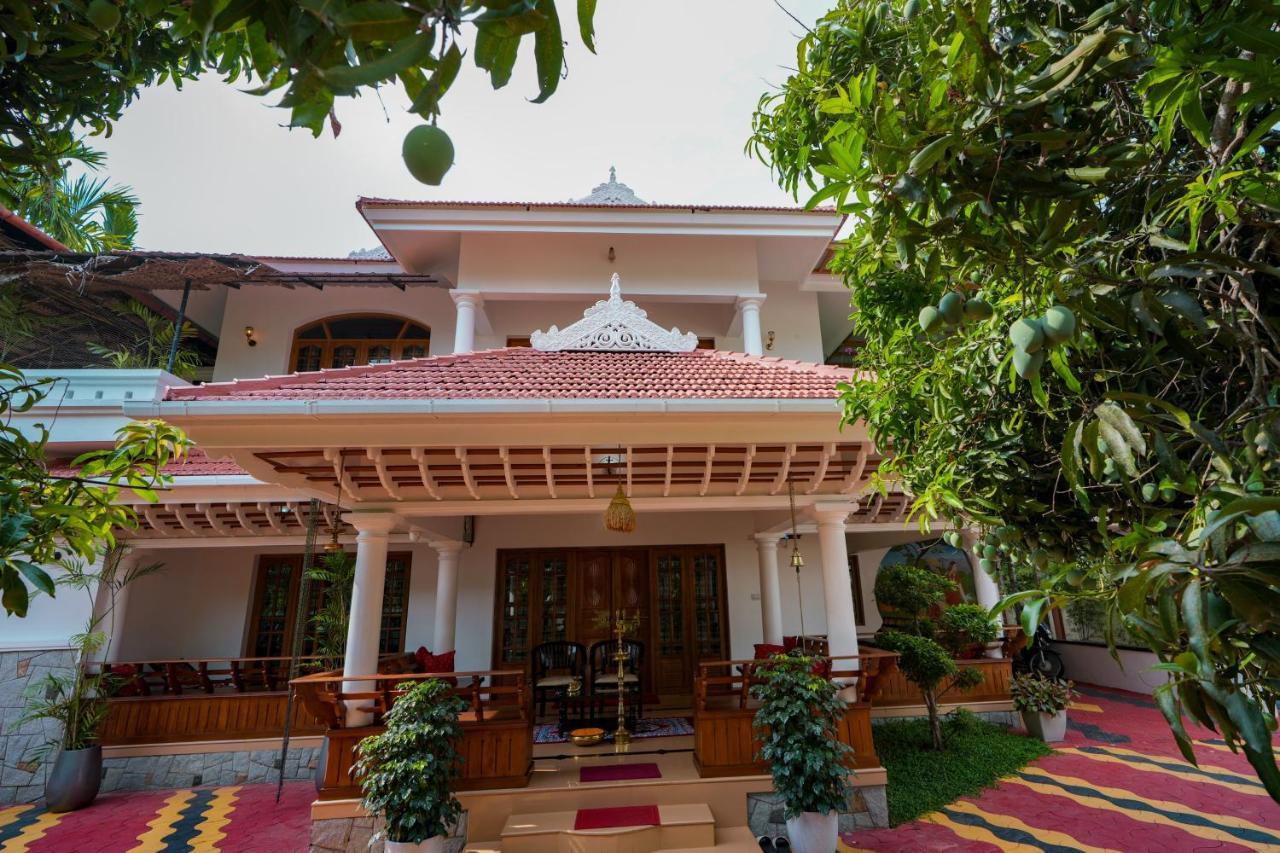 Parudeesa - Heavenly- Luxurious Palace Look-Near Cbd - Kerala - India With Breakfast Kaladi ภายนอก รูปภาพ