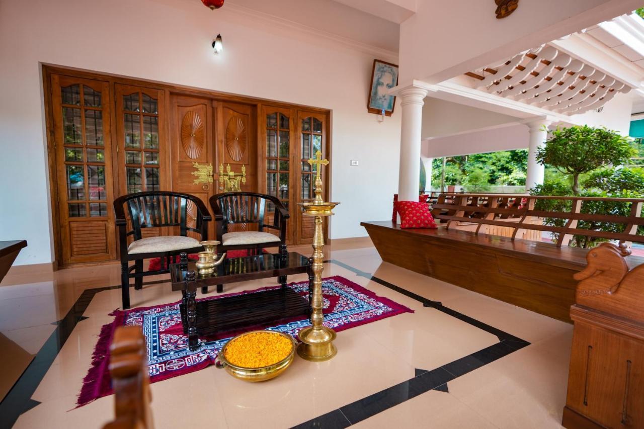 Parudeesa - Heavenly- Luxurious Palace Look-Near Cbd - Kerala - India With Breakfast Kaladi ภายนอก รูปภาพ