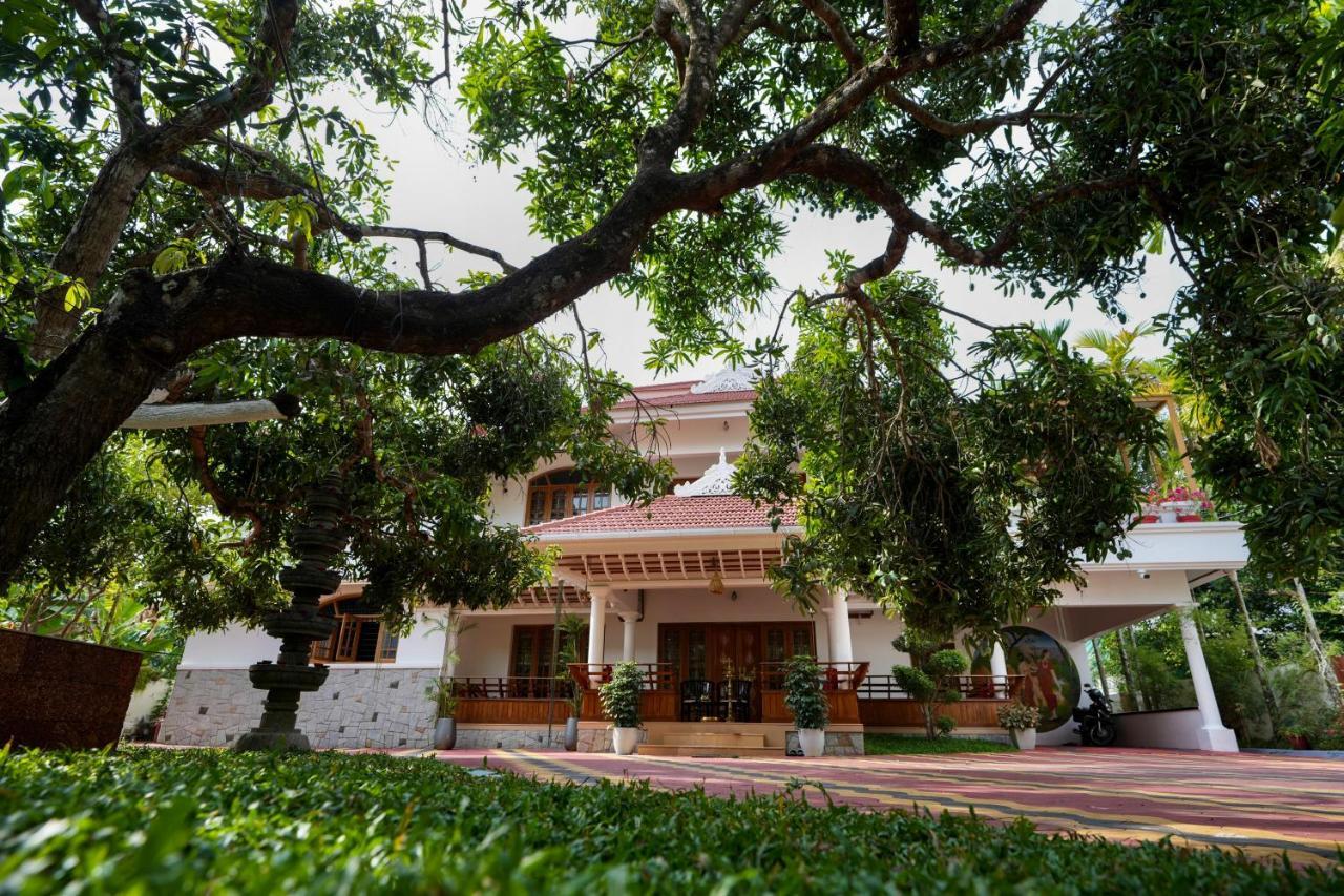 Parudeesa - Heavenly- Luxurious Palace Look-Near Cbd - Kerala - India With Breakfast Kaladi ภายนอก รูปภาพ